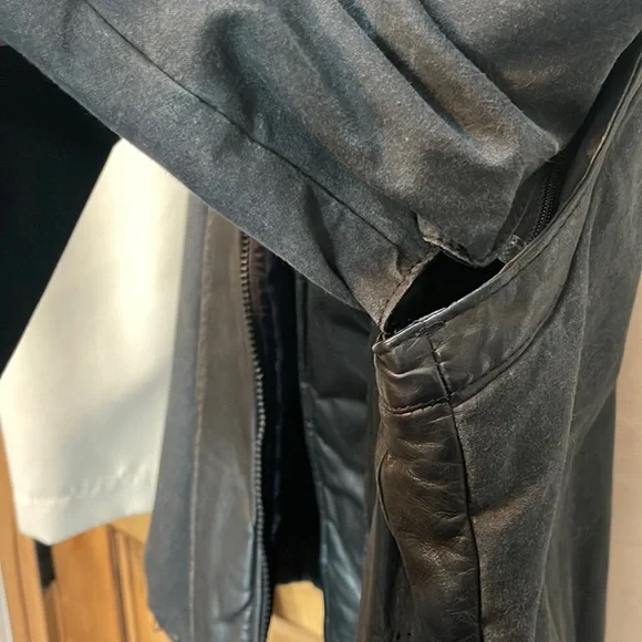 Mens Genuine Leather (Shell) Leather Jacket.EUC.